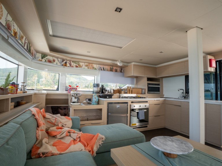 Yacht charter Capo d'Orlando - Lagoon Lagoon 55 on SamBoat