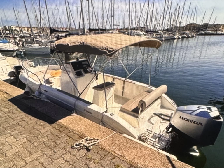 Motorboat to hire Le Cap d'Agde at the best price