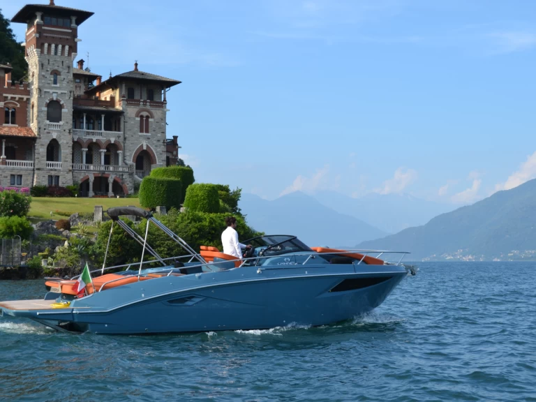 Hire Motorboat with or without skipper Cranchi Menaggio