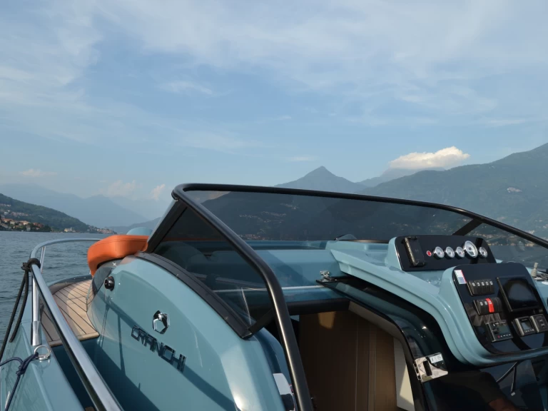 Hire Motorboat Cranchi with a boat licence