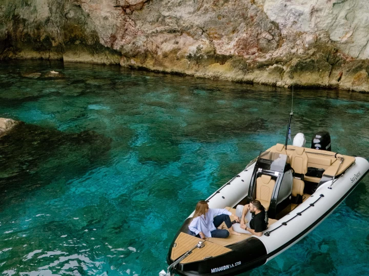 Yacht hire Sifnos cheap 760