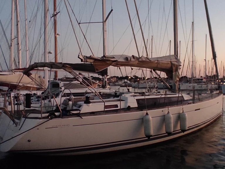 Charter a Dufour Dufour 485 Grand Large in Port de Hyères (St Pierre) on Samboat