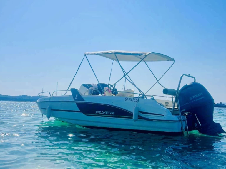 Charter a Bénéteau Flyer 6.6 SUNdeck in Hyères on Samboat