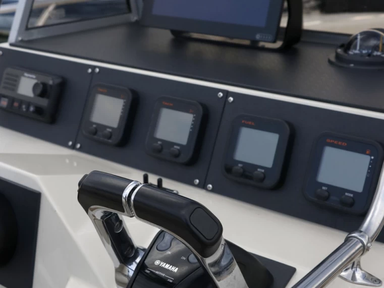 Charter a Boston Whaler Boston Whaler 27 Outrage in Taormina on Samboat