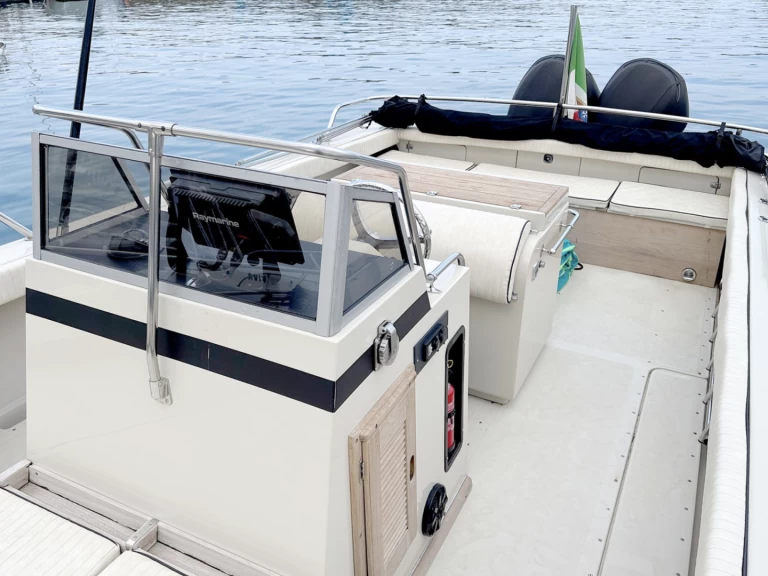 Motorboat to hire Taormina at the best price