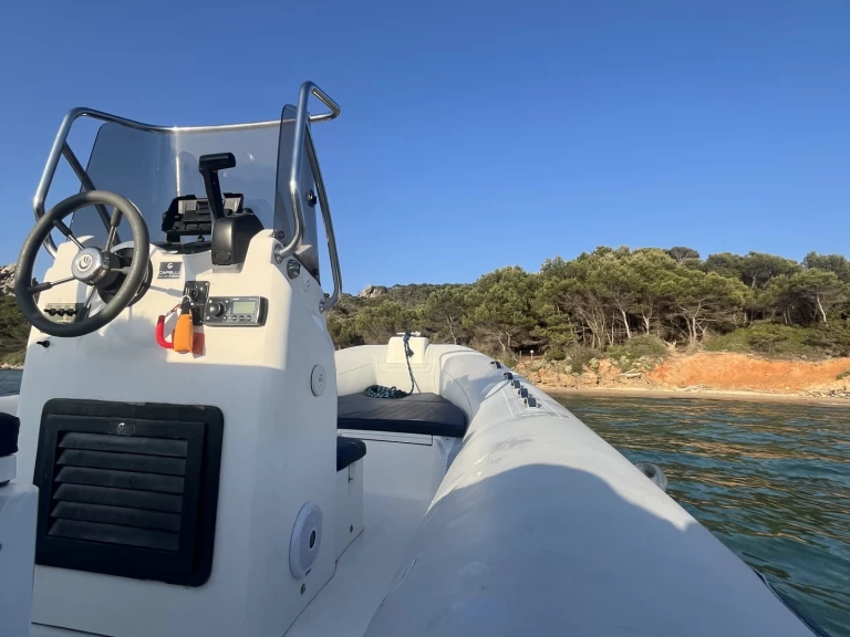 Yacht hire Hyères cheap Tempest 626 Luxe