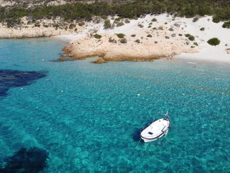 Hire Motorboat Salpa with a boat licence