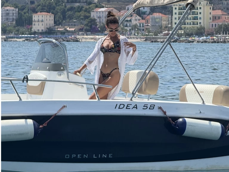 Yacht hire Sanremo cheap Activ 555 Open