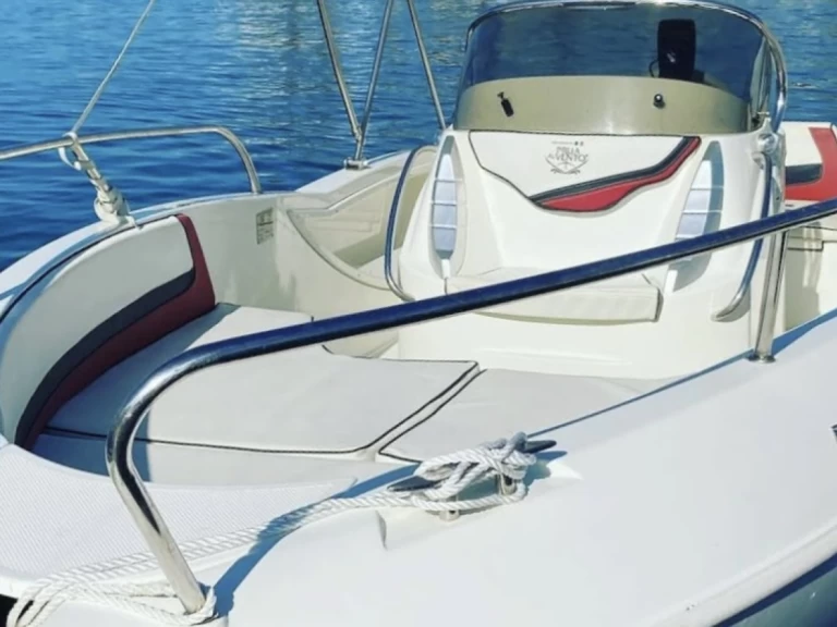 Yacht hire Sanremo cheap Activ 555 Open