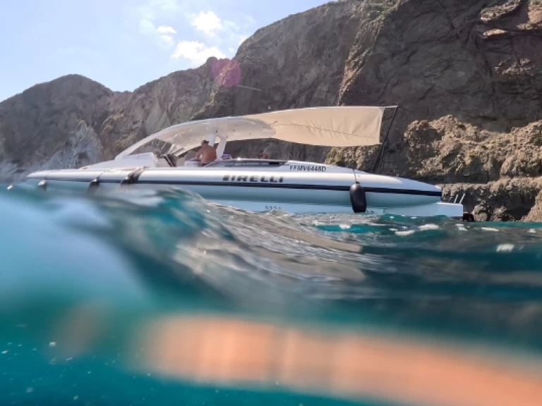 Hire RIB Pirelli with a boat licence