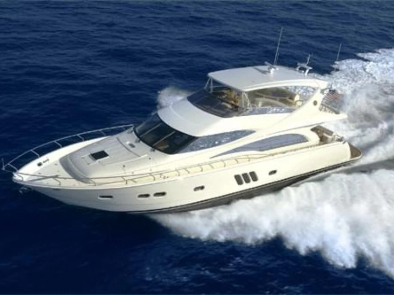 Luxury Yacht to hire Antibes at the best price