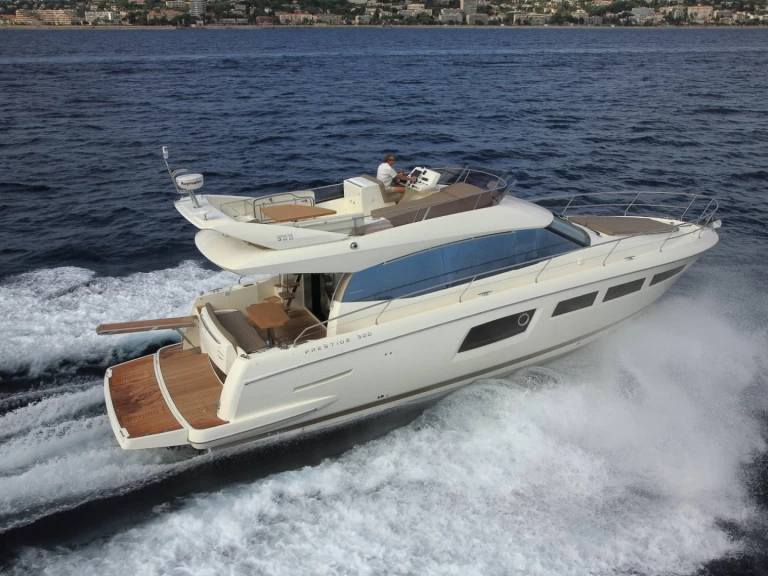 Hire Motorboat with or without skipper Prestige Antibes