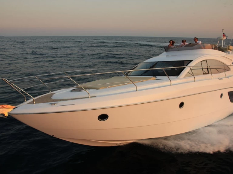 Hire a Bénéteau Monte Carlo 47 Fly Antibes