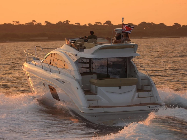 Yacht hire Antibes cheap Monte Carlo 47 Fly