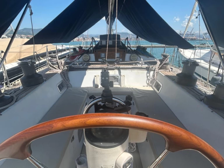 Hire Sailboat Canados with a boat licence