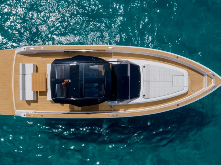 Hire a Pardo Yachts Pardo 38 Beaulieu-sur-Mer