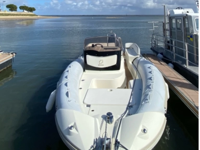 Hire a Zodiac NZ-O 760 Cap Ferret