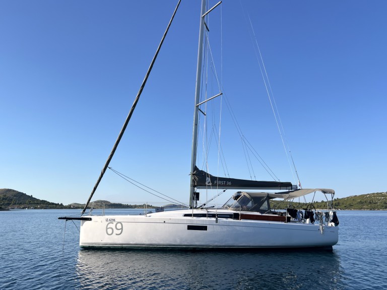 Charter a Bénéteau First 36 in Biograd na Moru on Samboat