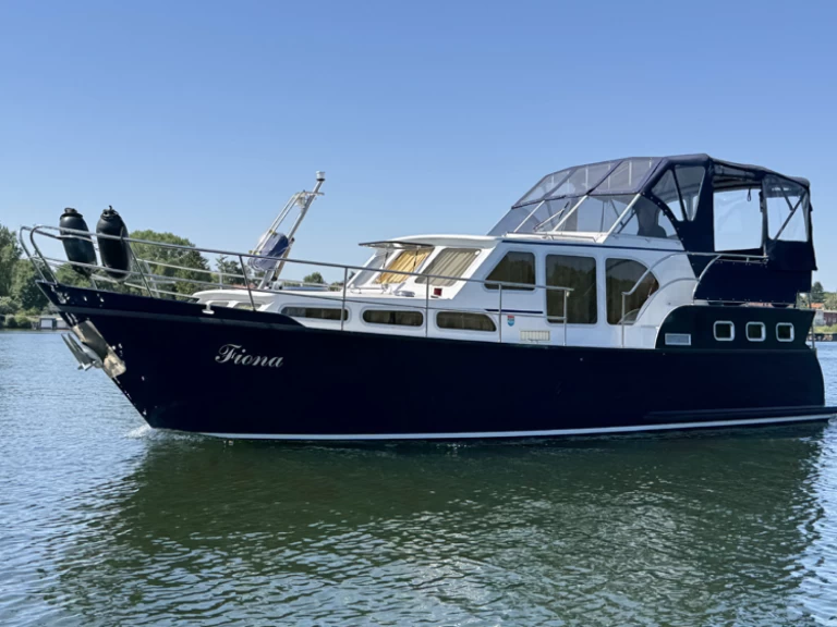 Hire Canal boat FB-Yachtcharter with a boat licence