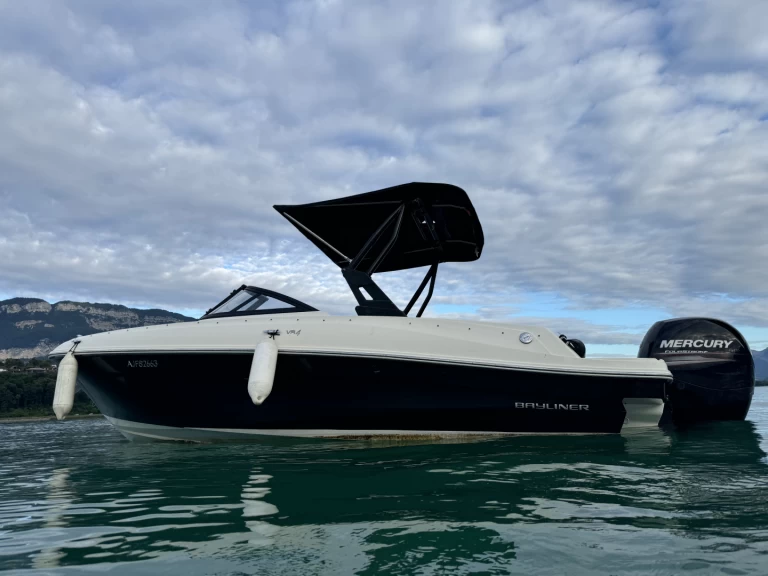 Hire a Bayliner VR4 Grand Port d'Aix-les-Bains