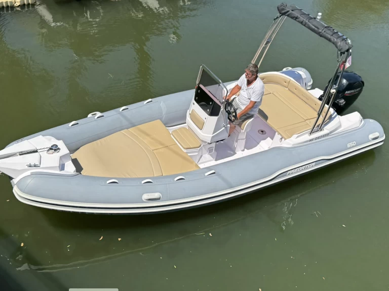 Hire RIB Predator with a boat licence