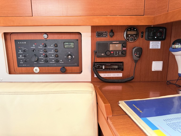 Sailboat to hire Sukošan at the best price