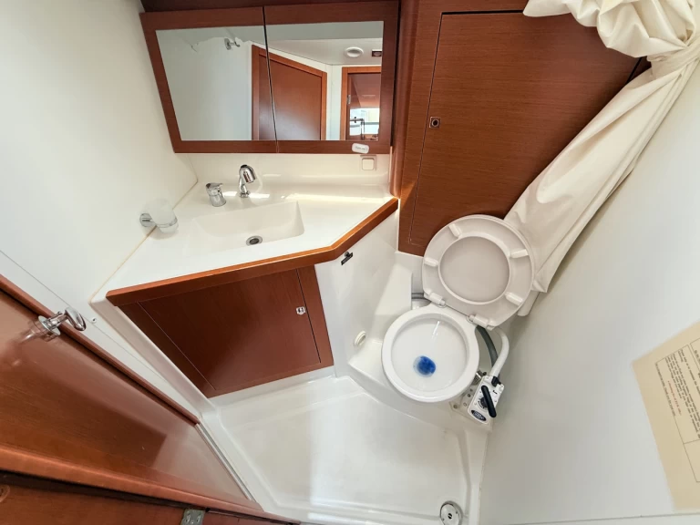 Yacht hire Sukošan cheap Oceanis 45