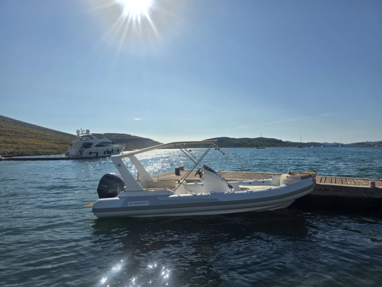 Yacht charter Lukoran - SeaScent 700 on SamBoat