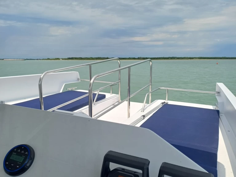 Hire Motorboat with or without skipper Lagoon Caorle