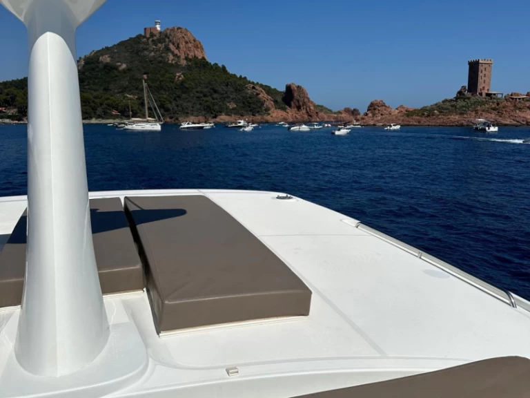 Yacht hire Cannes cheap Lagoon 40