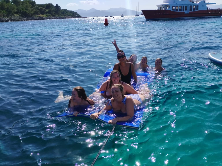 Hire a Lagoon Lagoon 40 Cannes
