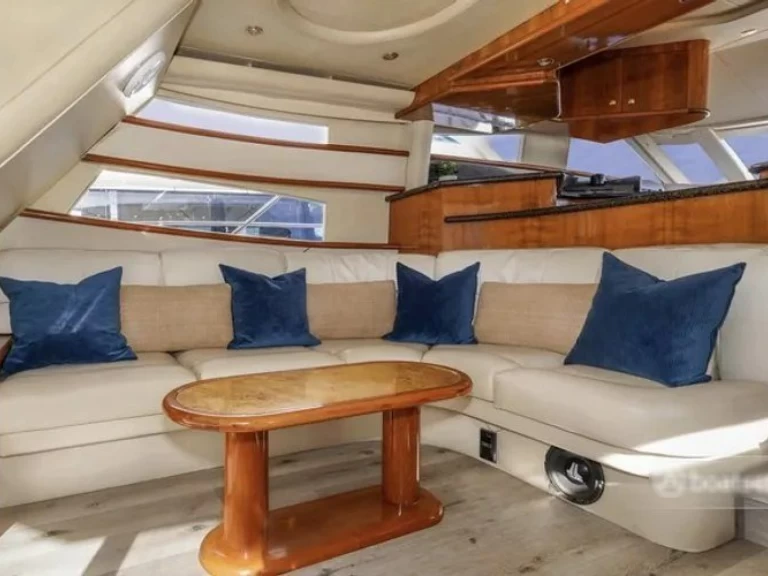 Hire Motorboat Neptunus with a boat licence