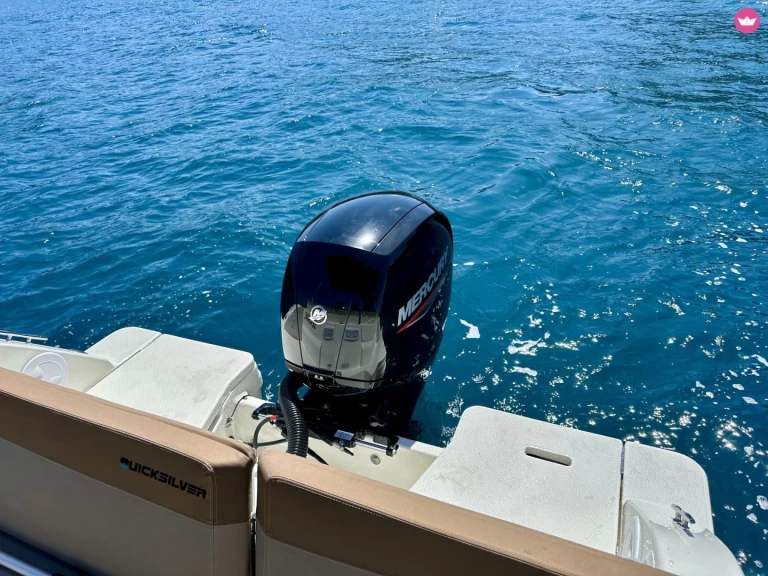 Motorboat hire in Marseille - Quicksilver Activ 605 Open