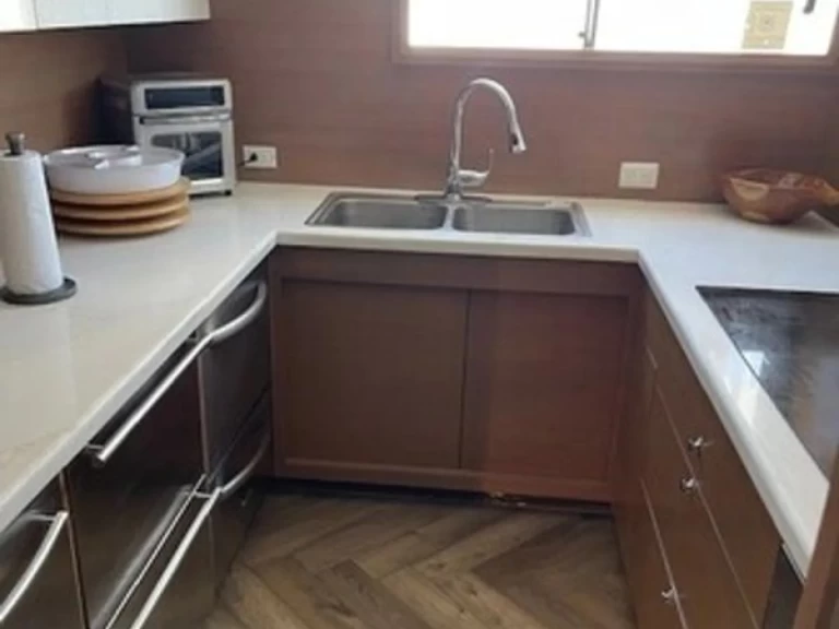 Luxury Yacht to hire Long Beach at the best price