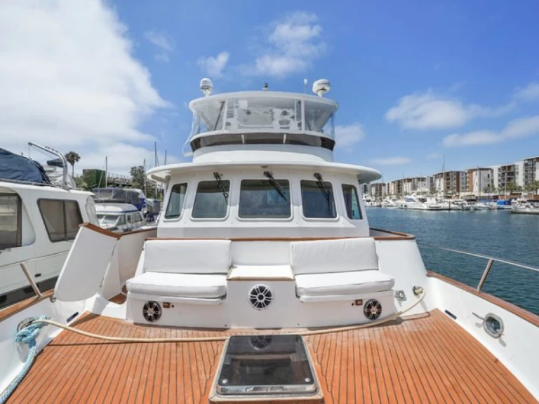 Yacht hire Marina Del Rey cheap Defever