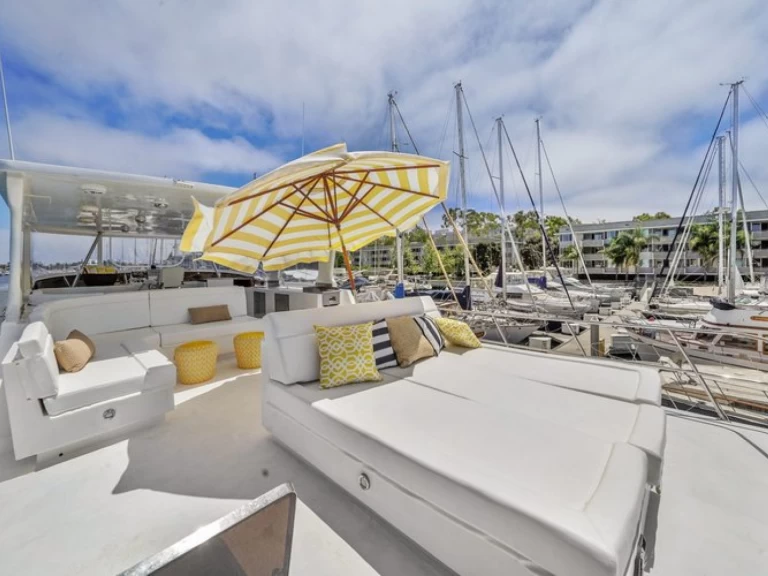 Hire Luxury Yacht with or without skipper Custom Marina Del Rey