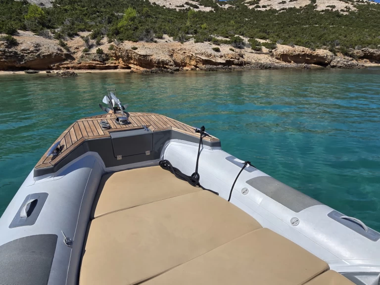 Hire RIB Grginić with a boat licence