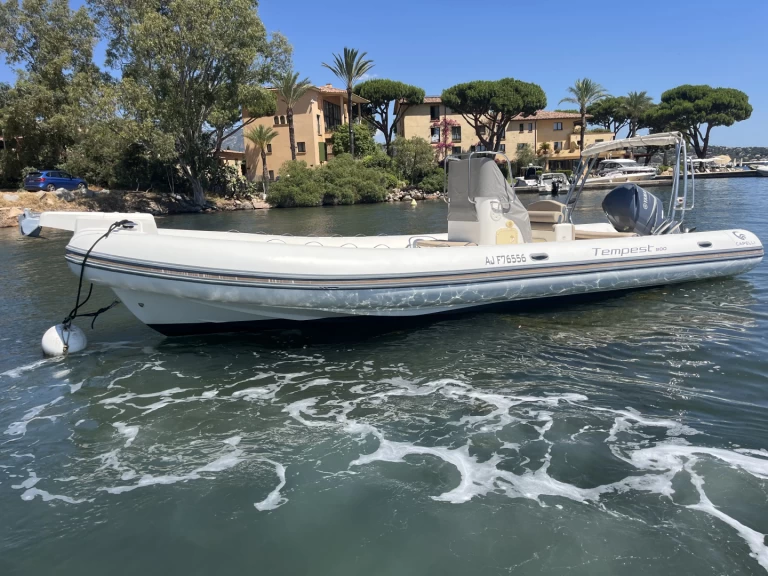 Hire RIB Capelli with a boat licence
