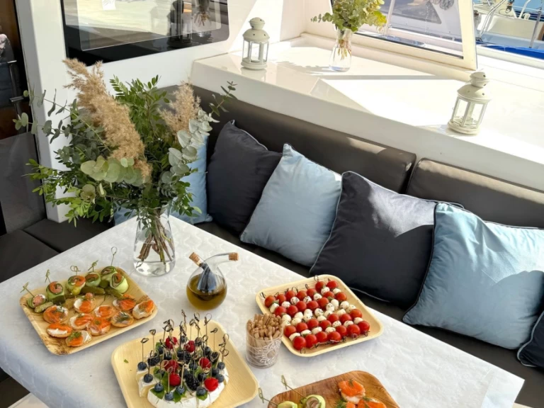 Yacht hire Dénia cheap Nautitech 46 Fly