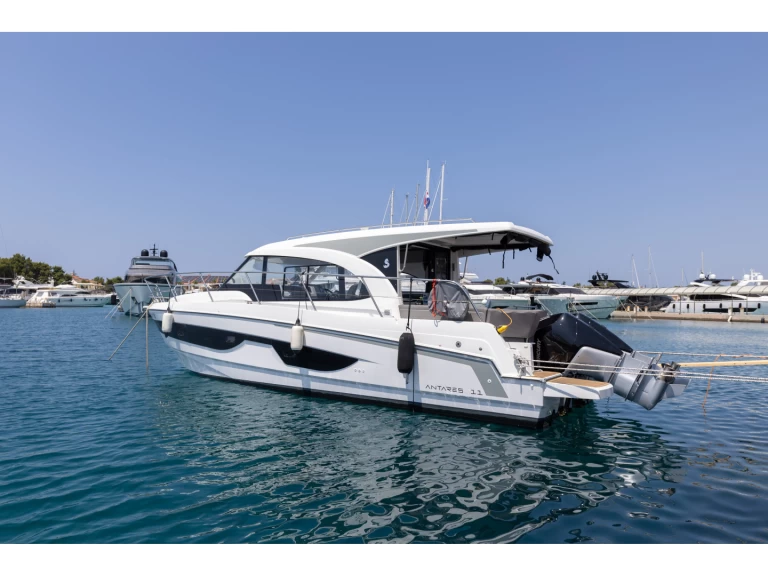 Motorboat hire in Rogoznica - Bénéteau Antares 11 OB