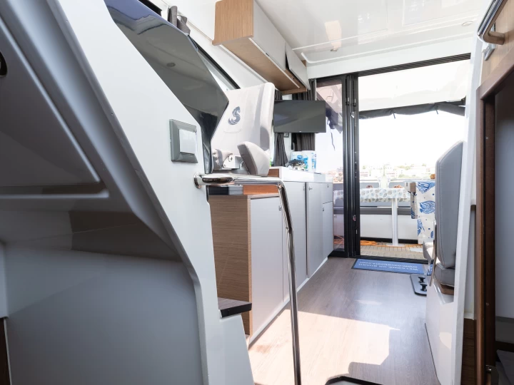 Charter a Bénéteau Antares 11 OB in Rogoznica on Samboat