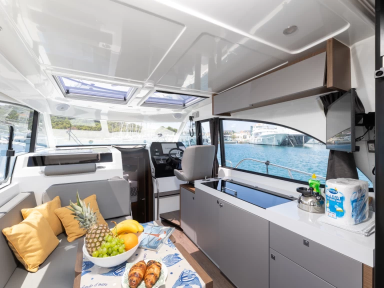 Charter a Bénéteau Antares 11 OB in Rogoznica on Samboat