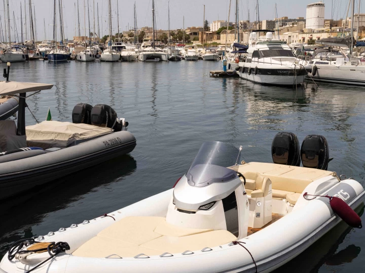 Yacht hire Marsala cheap Strider 9