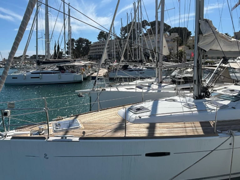 Hire Sailboat with or without skipper Bénéteau Hyères