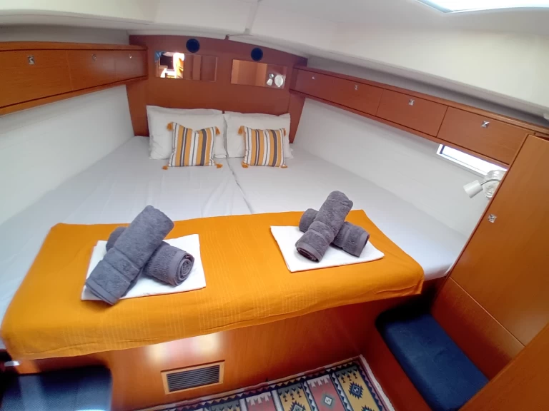 Sailboat hire in Vlycho - Bavaria Cruiser 46