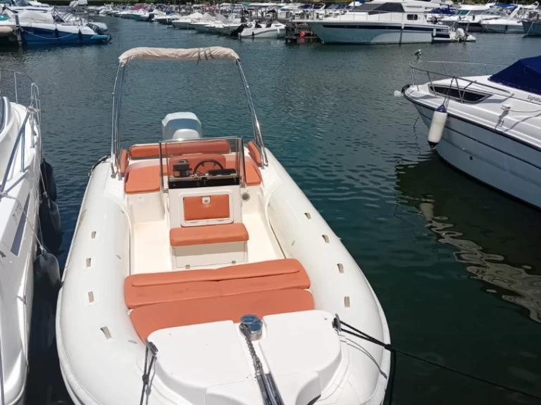 Hire RIB with or without skipper Gommoni Port de Cannes Marina