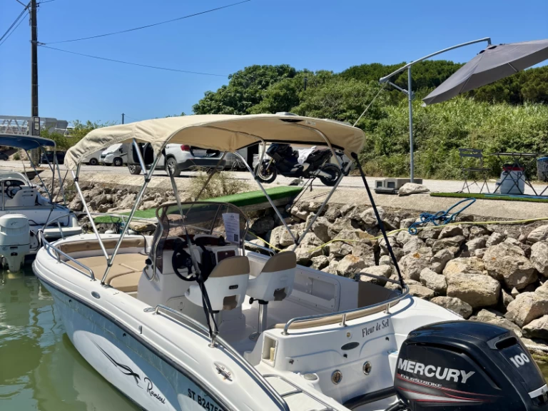 Motorboat to hire Carnon-Plage at the best price