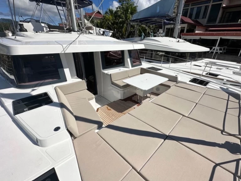 Hire a Bali Catana 48 Antibes