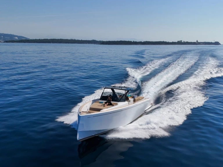 Yacht charter Cannes - Pardo Yachts Pardo 50 on SamBoat