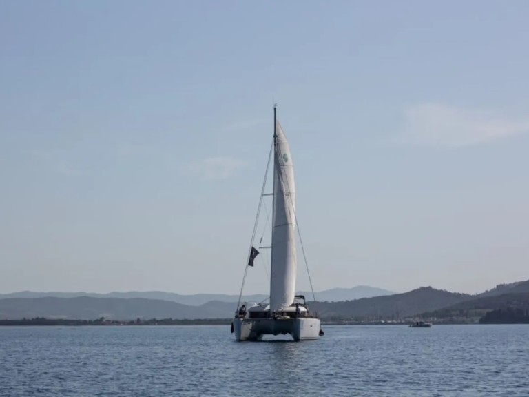 Hire Catamaran Lagoon with a boat licence